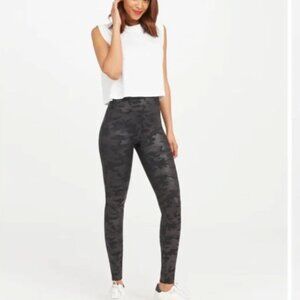 Spanx Camo Leggins